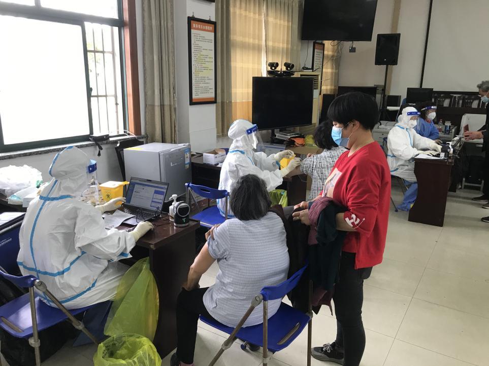 北京新增18例感染者 社会面2例
 （北京新增感染人数）