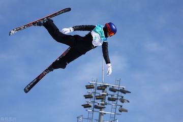 谷爱凌失误后表情好可爱图片