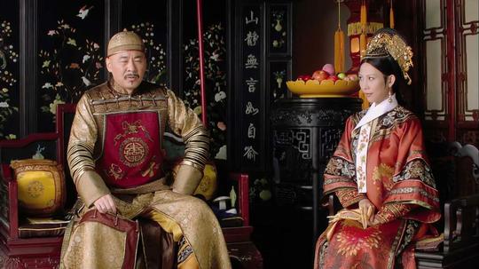 清朝后妃穿戴大科普：为什么璟璱可佩戴双边流苏，贵妃却不可以？