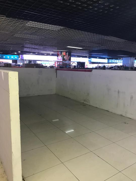 疫情过后，商场里面实体店的生意怎么样？