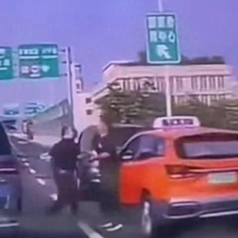 关于上海打人相关关键词有哪些