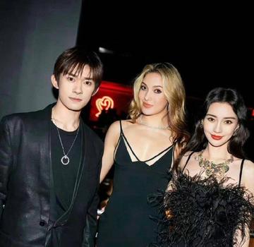 谷爱凌与杨颖同框合照图片