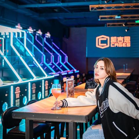 足球比赛现场投屏的长尾关键词有哪些