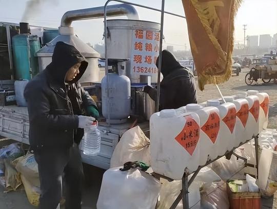 农贸市场的散酒一定就是粮食酒？酿酒师揭露行业骗局，现实太打脸
