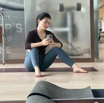  朱珠蝎子式跪姿