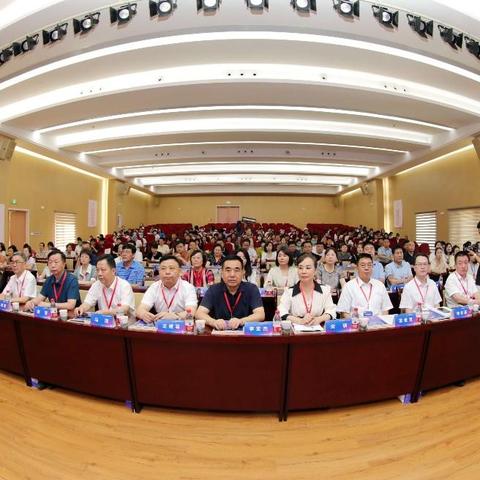 现在很多医院都叫某大学附属医院，那医院院长归大学校长管吗？