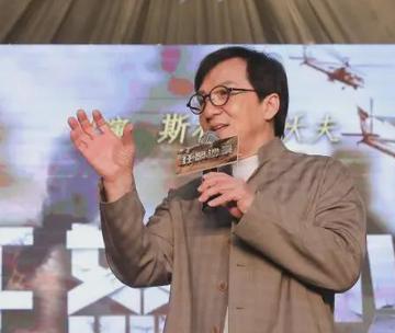 谷爱凌爱吃馅饼被CUE可爱图片