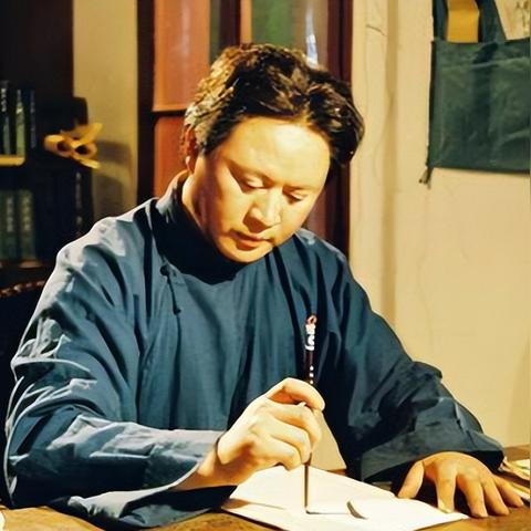 河南大学毕业照文案的相关长尾关键词有哪些