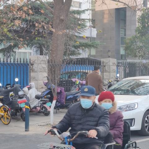 为什么河南今年到现在都不觉得像是冬天?不冷，不下雪，该零下了也不零下!这是怎么回事?天这么干，还会下雪吗?有谁懂得气象，指点下迷津？