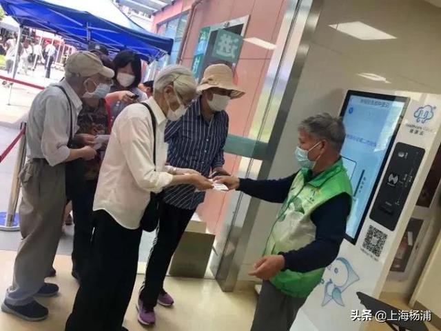 夏天带孩子打疫苗要注意什么