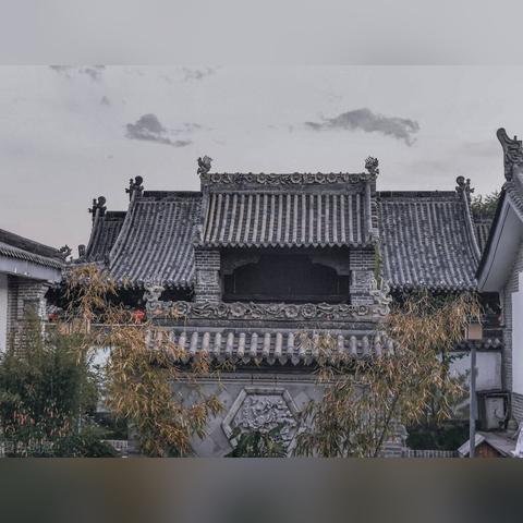 路旁土命 辛未 庚午(辛未路旁土命理详解)