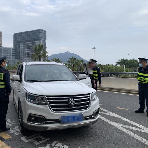 厦门北站是在岛内还是岛外？