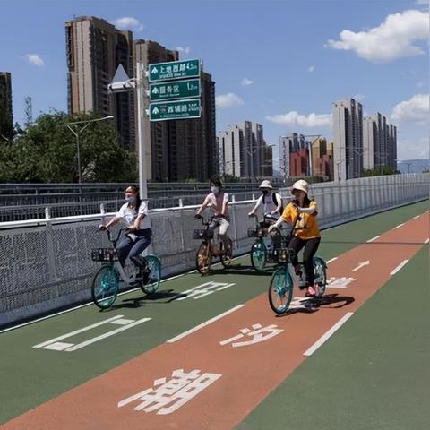 南宁市四职门口的公交站是哪个