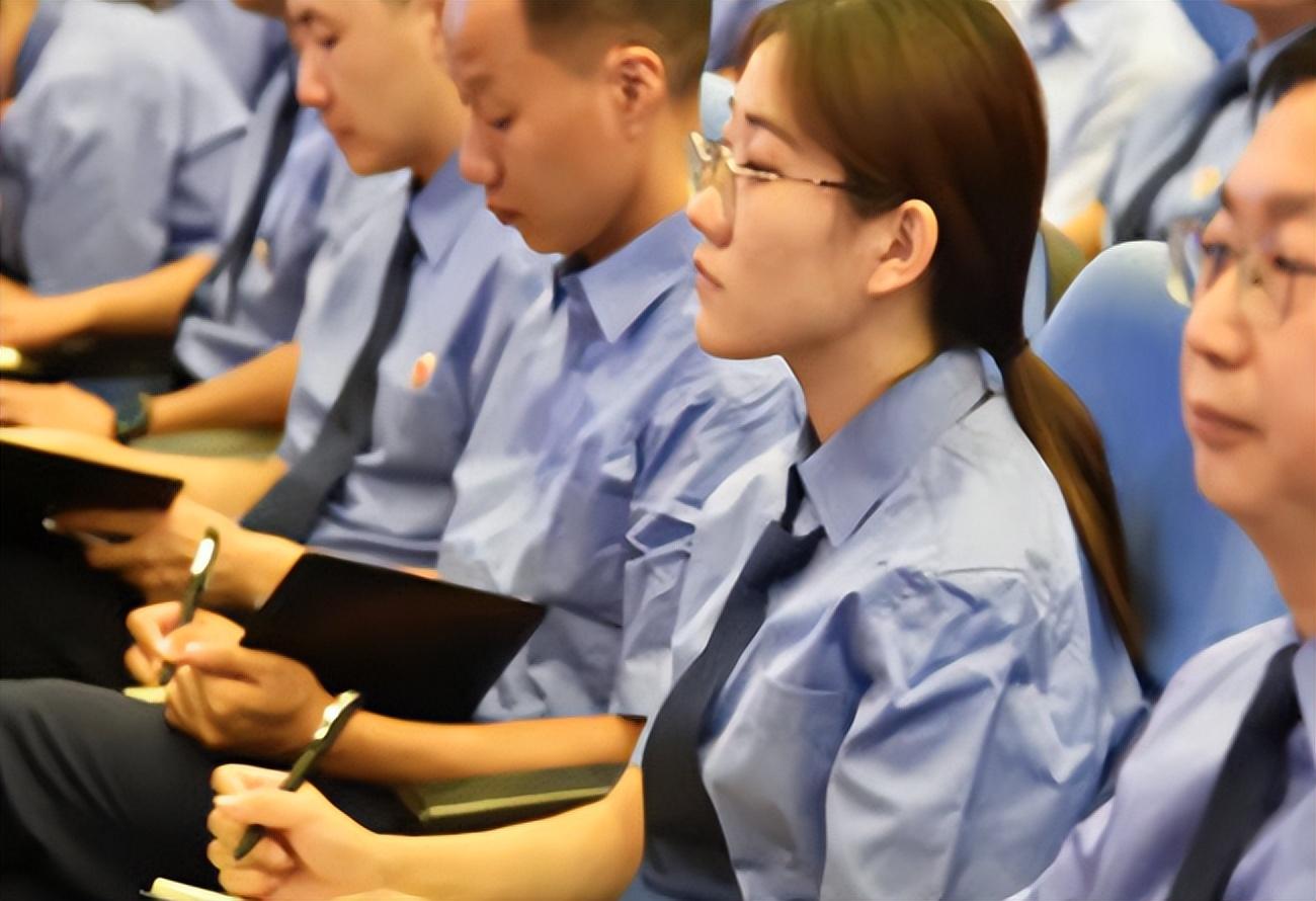 2022年劳动法底薪是怎样的 2022年劳动法的工资最低标准