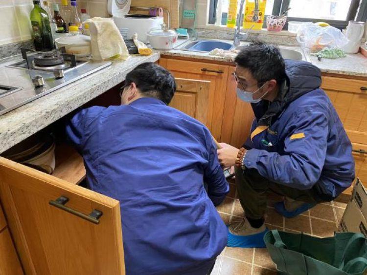 燃气灶阀门接头漏气怎么办