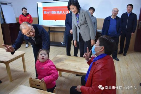 省残联党组书记、理事长何剑锋走访慰问助残机构调研就业创业工作——市委副书记钱昀陪同