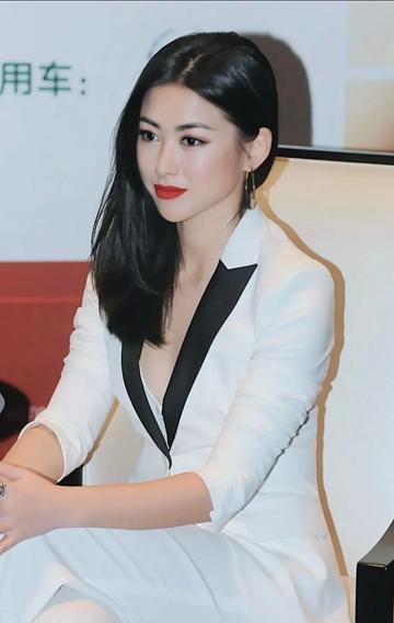  朱珠沙滩比基尼照片