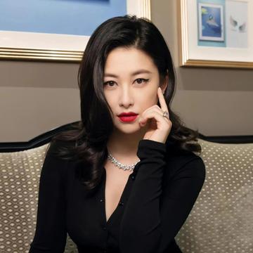  朱珠沙滩比基尼照片