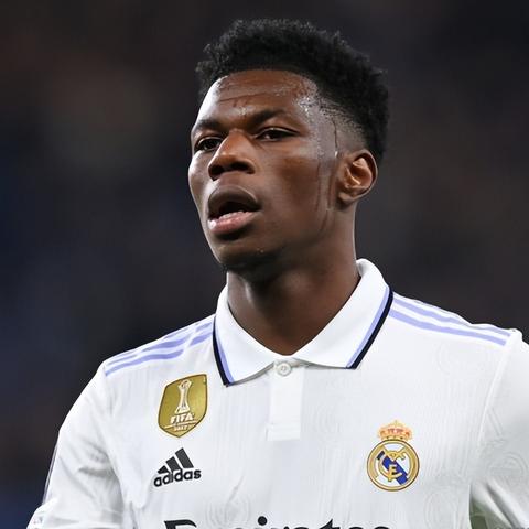 皇马足球运动员开什么车的长尾关键词有哪些