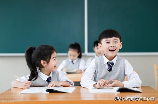 “依法带娃”，背后催热的家庭教育，会成为灰色产业的温床？