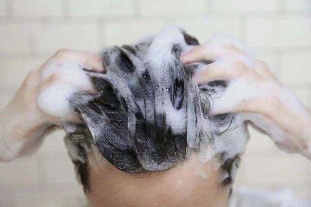 洗头是早上洗还是晚上洗好