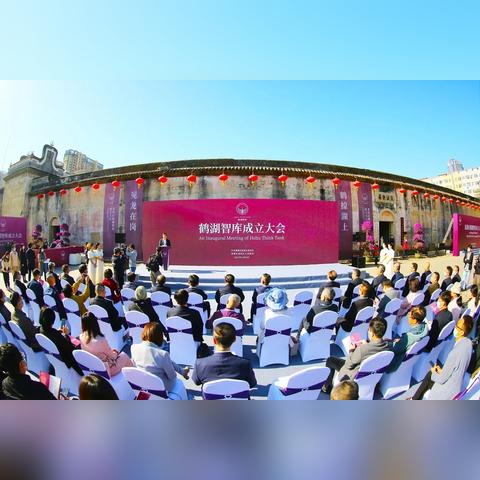 龙岗区在深圳市哪个方位？
