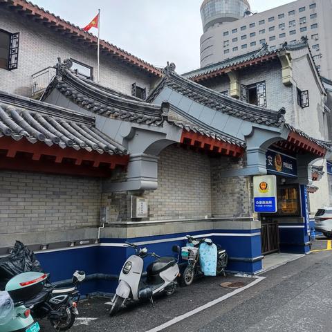 济南市泉城路在哪个区啊