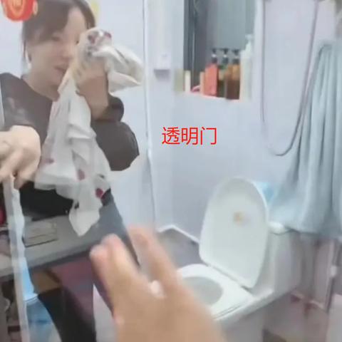 深圳所有的大巴车都有厕所间吗？
