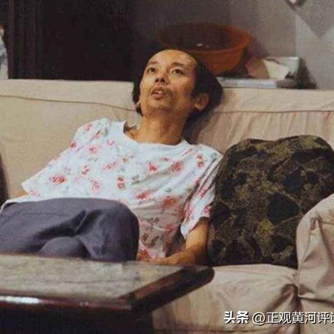 裁判要跟足球运动员一起跑的长尾关键词有什么