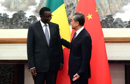 千亿银行原董事长，被查！