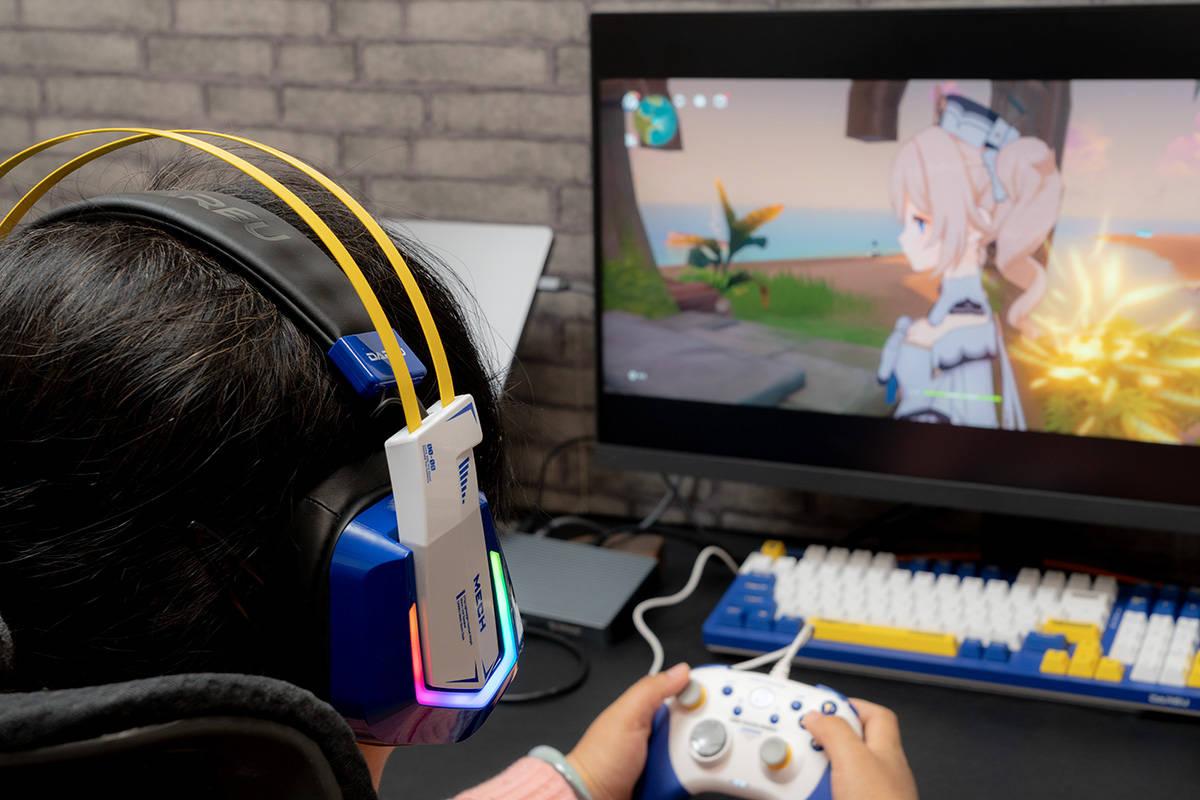 怎么玩原神听歌ios(充电时如果实在想玩手机玩什么好)