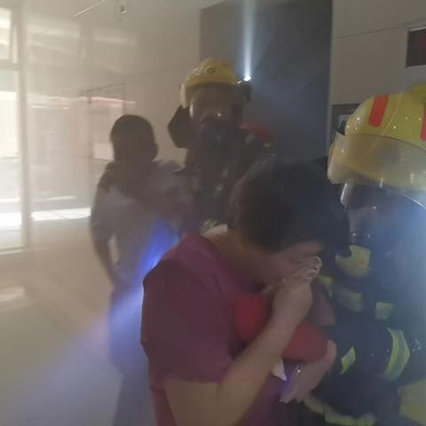 去兰州火车站坐901还是902？