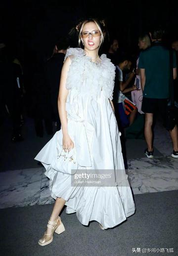 谷爱凌现身巴黎时装周图片