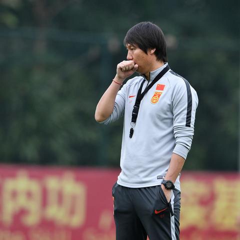 校园杯足球比赛横幅的长尾关键词有什么