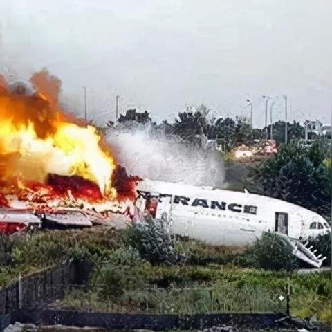 桂林空难坠毁地点是哪里相关长尾关键词有哪些