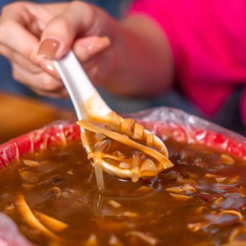 东莞市哪里有很多吃的