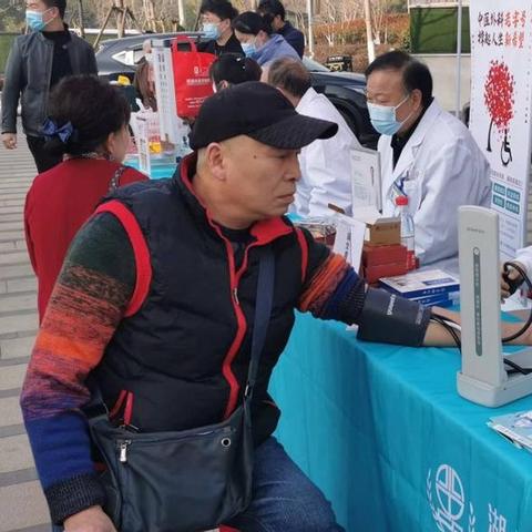 湖北个人账户40万退休金能拿多少？