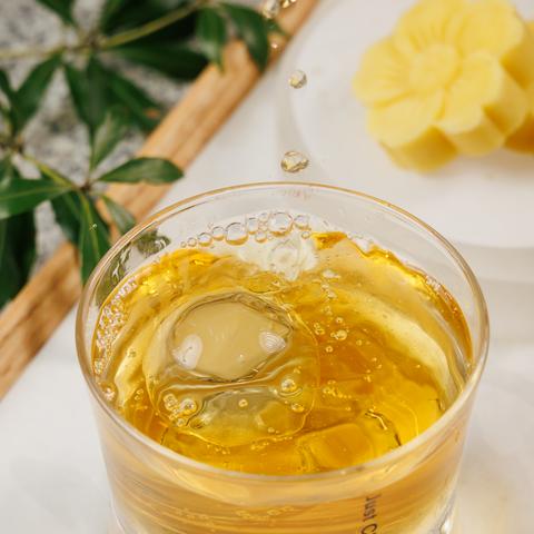 有知道深圳店铺租金是多少钱一平的吗？还有转让费大概是多少。做奶茶。一般差不多的地段都可以？