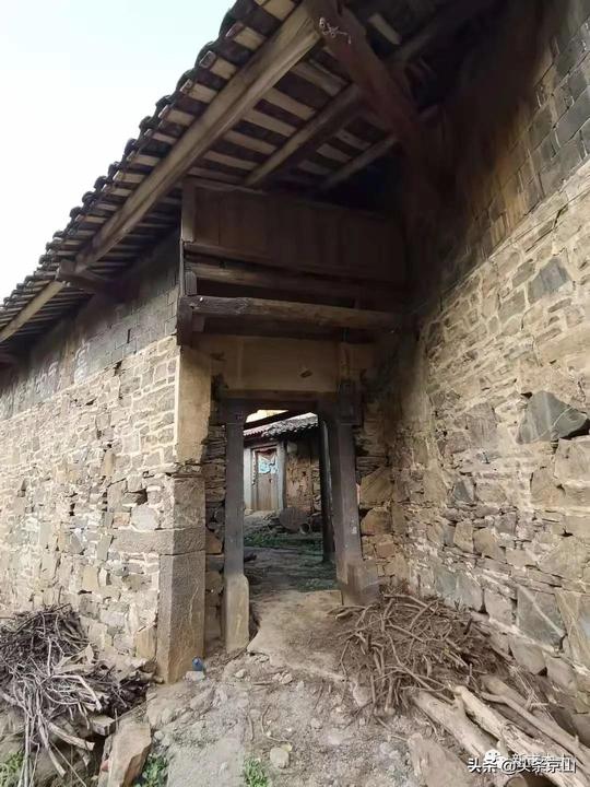 京山宋河有一处古民居群，距今已有600年历史