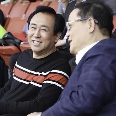 足球游戏非法世界怎么玩