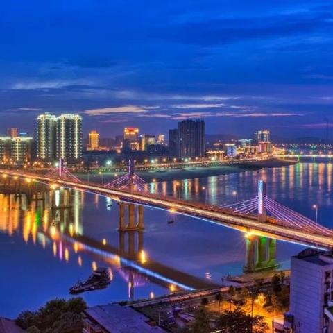长沙市和湘潭市哪个大