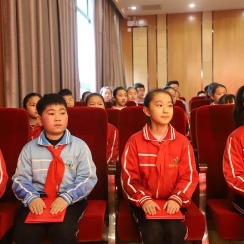 福建特色红领巾奖章的相关长尾关键词有哪些
