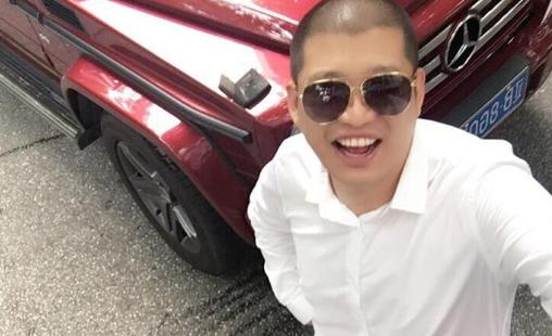 二驴停播原因曝光，因签官方钻石合同！二驴封号期间拒见任何人