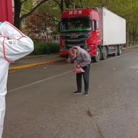 关于孩子被困在上海的电影相关关键词有哪些