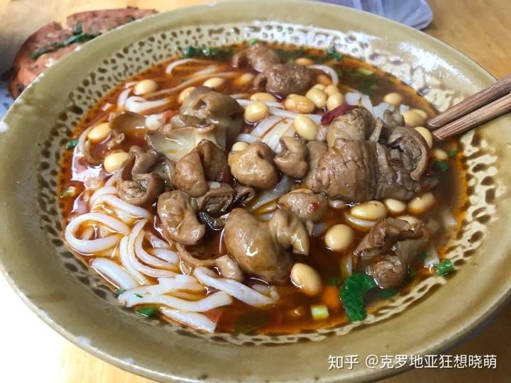 旅游美食吃什么好呢（去山西旅游都有什么好吃的美食呢）