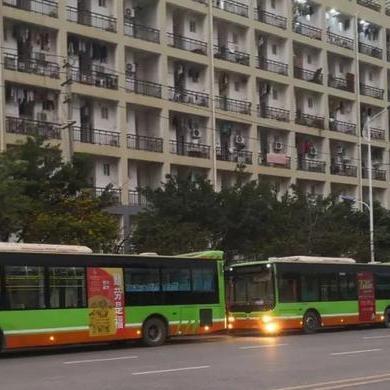 南宁市市民卡坐公交车怎么使用？