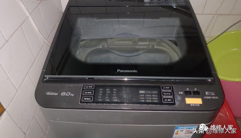 松下滚筒洗衣机故障的9V61AW松下滚筒洗衣机出现嘀嗒声之后显示H停机