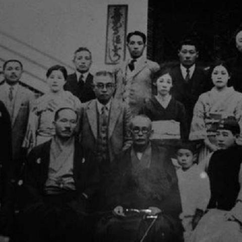 从八字中怎么看什么时候出国_八字怎么看出国走动(八字如何看出国信息)