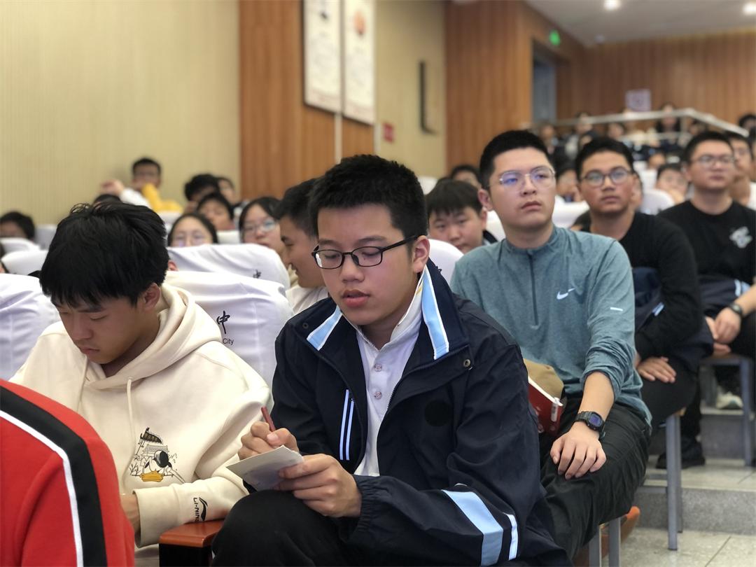 2025全球大学排行榜揭晓:哪些高校位列领军地位?