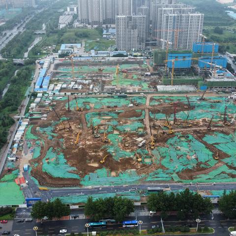 济南市购物广场在哪个区